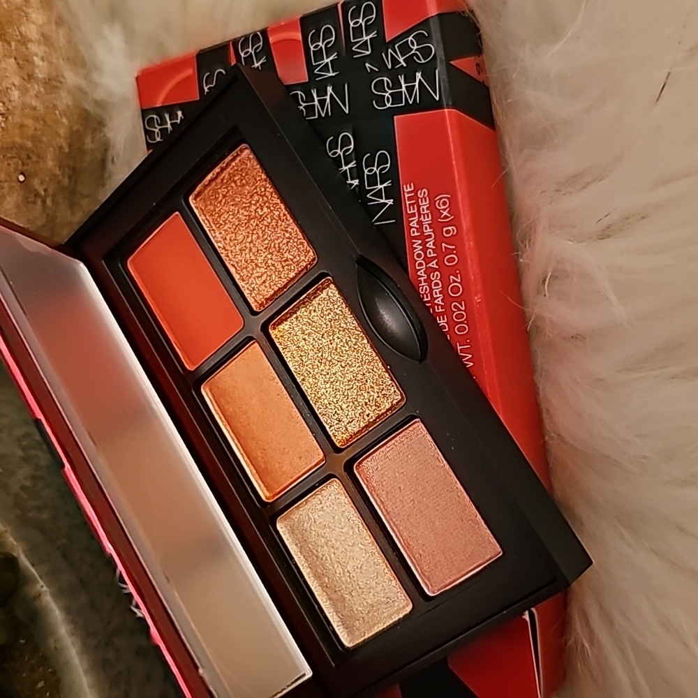 NARS Unwrapped Mini Eyeshadow Palette in Orgasm